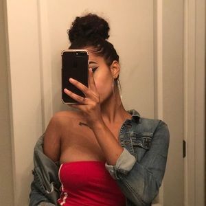 Meet your Posher, Elisa